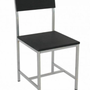 Silla recta en color negra.